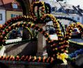 Bild: le
In diesem Jahr können die Flosser keinen Osterbrunnen am Luitpoldplatz bewundern. In der Vergangenheit war der Brunnen mit bis zu 800 bunten Eiern geschmückt.