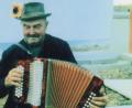 Bild: schß
Josef Neger aus Stockau, 1980 mit 93 Jahren verstorben, war mit seiner Kapelle Mühlbauer im ganzen südwestlichen Landkreis als Original bekannt.
