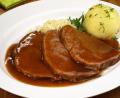 Symbolbild: ExQuisine - Fotolia
Nette Worte und Schweinsbraten als Futter für die Seele.
