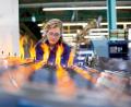 Bild: Schott AG/exb
Die Produktion in Mitterteich läuft weiter. Jede dritte Glasspritze, jede dritte Ampulle und jedes dritte Glasfläschchen beim Arzt beginnt seine Reise in Mitterteich. Und das weltweit.