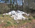 Bild: exb
Erntefolien im Gebüsch abgelagert. Dies ist nicht der einzige Fall, in dem Folien aus der Landwirtschaft in der Natur im Gemeindebereich Kulmain entsorgt wurden.
