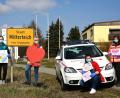 Bild: exb
Katharina Eckstein, Alexandra Zintl, Ilona Gruber und Johanna Lenk (von rechts) werben für die Aktion "Ein Herz für Mitterteich", die die BRK-Bereitschaft und das Jugendrotkreuz ins Leben gerufen haben.