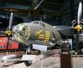 Bild: Archivaufnahmen von Helmut Birner und Manfred Schmidt/(Photo courtesy of Airshow Traveler)
Bei dem angreifenden US-Bomberverband handelt es sich um zweimotorige Bombenflugzeuge des Typs Martin B-26 Marauder von der 387th Bomb Group (BG).