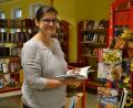 Archivbild: sfo
Kerstin Daubitzer von der Stadtbücherei Bärnau liefert Bücher und Hörspiele an Leser im Gemeindegebiet Bärnau aus.