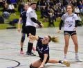 Bild: A. Schwarzmeier
Carina Czichon (vorne, Szene aus der Partie beim HC Weiden) und die Handballerinnen der HSG Nabburg/Schwarzenfeld müssen sich noch etwas gedulden, bis feststeht, ob der Aufstiegstraum Wirklichkeit wird.