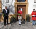 Bild: pop
Michaela Mehringer, Bürgermeister Peter Braun sowie Sabine Arnoldo, stellvertretende Leiterin der Caritas - Sozialstation in Ensdorf.