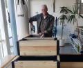 Bild: nis
Hausmeister Bonifatius Vogl hat die Hochbeete für den Schulgarten selbst gebaut.