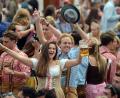 Bild: Andreas Gebert/dpa
Nichts mit fröhlicher Sause: Auch das größte Volksfest der Welt fällt der Corona-Pandemie zum Opfer.