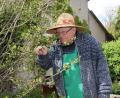 Bild: ads
Der "Vater des Krätergartens" Willi Meier war in seinem Garten stets unterwegs und Pflegte und hegte den Garten mit großer Sorgfalt und Gewissenhaftigkeit.