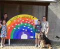 Bild: bnr
Mit ihrem Regenbogen macht die Familie Forster aus Weihern allen Bürgern Mut.