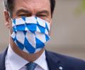 Bild: Sven Hoppe
Blau-weiß liegt vorne. Ministerpräsident Markus Söder sieht Bayern auf einem besseren Weg als den Bund als ganzes. Deshalb lockert das Kabinett die Corona-Beschränkungen weiter.