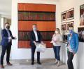 Bild: Stadt Tirschenreuth/exb
Der Rektor der Mittelschule Jürgen Bayer, Bürgermeister Franz Stahl, Silke Schindler und Christine Ehstand (von links) bei der Übergabe der Masken in der Mittelschule.