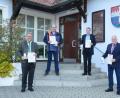 Bild: bey
V.l.n.r.: Bürgermeister Johann Maurer, die Gemeinderäte Mario Schaller, Robert Götz und Josef Woppmann, zugleich auch Zweiter Bürgermeister, werden in den neuen Wahlperiode dem Gemeinderat Georgenberg nicht mehr angehören.