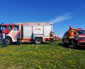 Bild: mde
Die Feuerwehr Kemnath in Zeiten der Coronakrise. Mit ausreichend physischem Abstand informierte die Feuerwehrfürhung um die Kommandanten Peter Denz und Alfred Vogel (von rechts) sowie Feuerwehrvorsitznder Roman Schäffler (Zweiter von links) Bürgermeister Werner Nickl (links) über die Maßnahmen und den Stand innerhalb der Wehr bezüglich Corona. Tina Wolf (Mitte) hat die Behelfsmasken für die Aktive genäht und bedruckt.