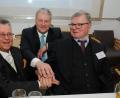 Bild: Christine Hollederer
Beim Neujahrsempfang des Landkreises Amberg-Sulzbach im Januar 2020 reifte bei Amtsinhaber Richard Reisinger (Mitte) die Idee, seine Vorgänger Armin Nentwig (links) und Hans Wagner (rechts) mit dem Ehrentitel „Altlandrat“ auszuzeichnen.
