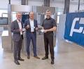 Bild: exb
PIA Automation in Amberg reagiert auf die Coronakrise und entwickelt Produktionsanlagen für Gesichtsmasken (von links): Lothar Mehren, Head of Medical Division, sowie die beiden Geschäftsführer Armin Schalk und André Vales.