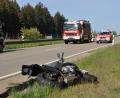 Bild: dob
Ein Biker wurde bei einem Motorradunfall schwer verletzt. Auslöser war wohl ein Reh, das die Fahrbahn überqueren wollte.
