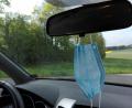 Bild: shl
Nase-Mund-Maske ist der neue Duftbaum im Auto - und mittlerweile auch ein Modeaccessoire.