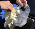 Symbolbild: Gabi Schönberger
Schutzausrüstung ist anders zu entsorgen. Dazu zählen auch Handschuhe und Mund-Nase-Masken.
