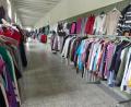 Bild: rn
Die Kleiderkammer des Arbeitskreises Asyl verfügt über ein reichhaltiges Angebot für Frauen, Männer und Kinder.