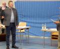Bild: fsb
Der zweite Bürgermeister Tobias Forster (links) legt den Eid ab.