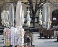 Bild: Wolfgang Steinbacher
Noch ist die Außenbestuhlung der Cafés und Eisdielen am Amberger Marktplatz verweist. Ab Montag dürfte hier wieder Betrieb herrschen - wenn auch unter Auflagen.