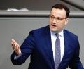 Bild: Kay Nietfeld/dpa
Gesundheitsminister Spahn sagte im Bundestag, nötig sei eine neue Balance: „So viel Normalität wie möglich, so viel Schutz wie nötig.“
