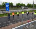 Bild: hm
Überzeugten sich vom erfolgreichen Abschluss der Bauarbeiten im Gewerbegebiet "Am Kalvarienberg": (von links) Mike Wennig, Torsten Fiedler (Firma Schulz), Gunther König (Ingenieurbüro), Franz Pösl (Stadt Pfreimd) Bürgermeister Richard Tischler und Bauhofleiter Josef Paulus.