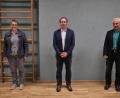 Bild: akp
Der neu gewählte Erste Bürgermeister Josef Pretzl (Bildmitte) mit seinen Stellvertretern Susanne Gschrey und Johann Zeus.