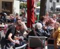 Bild: Kunz
Die Tische vor dem Markthaus am Oberen Markt sind gut besetzt.