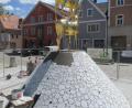 Bild: fg
Der Hirschauer Stadtbrunnen steht vor der Vollendung.