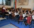 Bild: swo
Gerne hätten die Musikerinnen und Musiker der Gebenbacher Blasmusik auch heute ihr Können gezeigt, so wie hier im vergangenen Jahr. Alle Mitwirkenden hatten sich schon auf den Höhepunkt des Jahres gefreut und Dirigent Gerhard Böller (links( war auch mit den Proben bis Mitte März voll im Plan. Die Stücke waren so gut wie fertig einstudiert und es wurde nur noch an den Feinheiten gefeilt Dann machte das Corona-Virus einen Strich durch die ganze Rechnung.