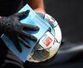 Bild: Matthias Hangst/dpa
Fußball mit Infektionsschutz: Notwendig, aber ungenießbar.
