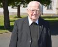 Bild: jr
Pater Hans Junker verlässt nach 18 Jahren schweren Herzens am kommenden Montag das Kloster Fockenfeld und verbringt seinen Lebensabend im Salesianum „Rosental“ in Eichstätt. Vierzehn Jahre wirkte er als Pfarrer in den Pfarreien Leonberg und Wernersreuth. Zuletzt war er Aushilfsgeistlicher in Brand bei Marktredwitz. Der 84-Jährige ist gebürtiger Aschaffenburger.