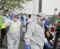 Bild: Oliver Berg
Mitarbeiter des Ordnungsamtes bei einer Flüchtlingsunterkunft der Zentralen Unterbringungseinrichtung ZUE Sankt Augustin I. Foto: Oliver Berg/dpa