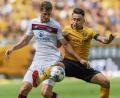 Bild: dpa
Patrick Erras (links/Szene aus dem Spiel gegen Dynamo Dresden) lässt sich vor dem wichtigen Heimspiel gegen Erzgebirge Aue nicht verrückt machen. Der Oberpfälzer setzt auf einen Sieg gegen die Sachsen.