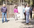 Bild: weu
Bürgermeister Rudolf Teplitzky (rechts) bat die Mitglieder des Bauausschusses zur Besichtigung der Baustelle „Wasserversorgung Roßhaupt“.