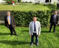 Bild: exb
Auf dem Bild halten sie Abstand, doch in der Stadtratssitzung setzten sich die drei neuen Bürgermeister-Stellvertreter in Schnaittenbach gemeinsam durch (von links): Dritter Bürgermeister Manfred Schlosser (FW), Zweiter Bürgermeister Uwe Bergmann (SPD) und der weitere Stellvertreter Manfred Birner (CWU).