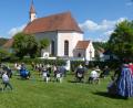 Bild: fm
Heldmannsberg: Sonntagsmesse im Freien hinter der Kirche.