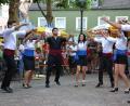 Archivbild: tk
Dieses Foto ist schon wieder zwei Jahre alt. Beim Altstadtfest 2018 traten auf Einladung von Philia zum bis dato letzten Mal griechische Tänzer auf.
