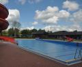 Bild: ws
Noch fehlt das Wasser im Nichtschwimmerbecken. Dort dürfen heuer aber nur die TSC-Schwimmer zum Training ins Wasser. Für die Allgemeinheit bleibt das Freibad in dieser Saison geschlossen.