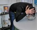 Bild: exb
Eine Wohltat für müde und überanstrengte Augen: das Augenbad. Es ist auch im Homeoffice leicht zu bewerkstelligen.