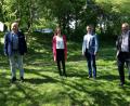 Bild: Waltraud Lobenhofer
Sie vertreten künftig als neue Vorstände die AOVE-BioEnergie eG (von links): Marcus Eichenmüller, Katja Stiegler und Hermann Falk; Uwe König (rechts) ist Bevollmächtigter der Genossenschaft.