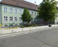 Bild: bk
Die Eltern sind verärgert. Krippen und Kindergartenplätze gibt es in Weiherhammer zurzeit nicht für jedes Kind. Deshalb soll es nun eine Übergangslösung geben. Die Gemeinde erwägt bis zu einem Neubau eines Kindergartens die Grundschule als Unterbringungsmöglichkeit nutzen.