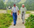 Bild: fjo
OWV-Ortsvorsitzender Detlef König (links) ist zugleich Wander- und Markierungswart und kann auf viele Mitstreiter, wie Vogelschutzwart Heinz Spachtholz zählen.