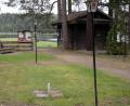 Bild: flt
Noch ist der Biergarten leer und der Eingang zum Waldstrandbad am Großen Weiher abgesperrt. Der Biergarten könnte bald in Betrieb gehen, der Zugang zum Weiher wird voraussichtlich noch länger verschlossen bleiben.