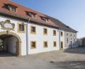 Bild: exb/Klaus Kurz
Sehr viel Arbeit steckt in der Sanierung des Klosterdorfes, doch es hat sich gelohnt, wie die Verleihung der Denkmalschutzmedaille beweist.