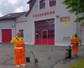 Bild: lgc
Auch beim Feuerwehrhaus in Schlammersdorf müssen Asphaltschäden ausgebessert werden.