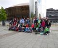 Archivbild: exb
Besuch des Pencoed-Clubs Waldsassen in Wales. Hier stehen Mitglieder der Partnerschaftsclubs beider Städte vor dem "Millennium Center" in der Hafenstadt Cardiff, die in Wales liegt.