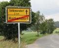 Bild: frd
Nächste Woche soll es mit dem Ausbau der Gemeindestraße Rottendorf–Schömersdorf losgehen. Die Firma Huber aus Rötz hat vom Gemeinderat den Auftrag für die Arbeiten erhalten.